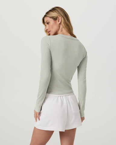 Long Sleeve Pose Scoop Tee