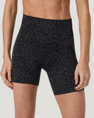 Vuori AllTheForm™ Short 6"