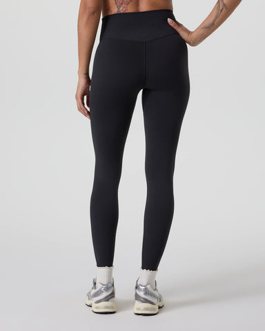 Vuori AllTheForm™ Legging- Short